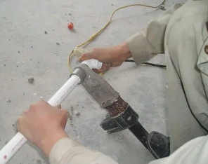 布尔津漏水维修电话